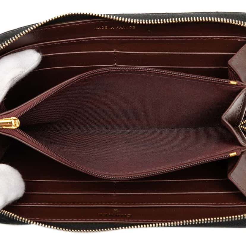 Chanel CC Quilted Caviar Zip Around Long Wallet Black Leather Good condition - Model View