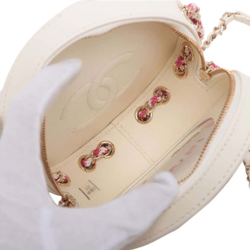 Chanel Lambskin La Pausa Coco Lifesaver Round Bag White Leather Good condition - Inside View