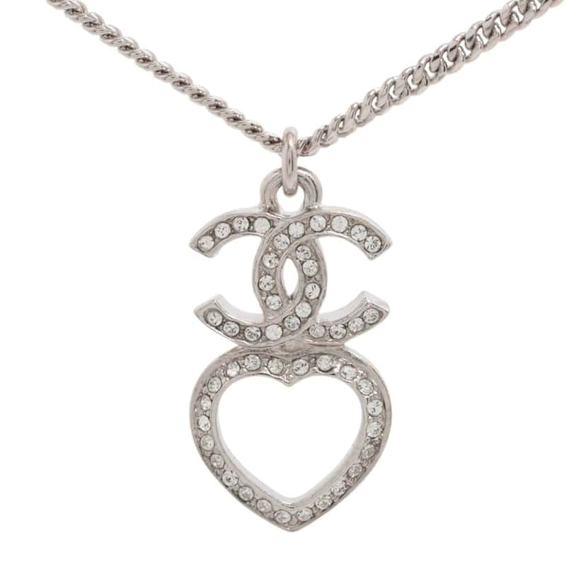Chanel CC Silver Plated Faux Pearl and Rhinestones Heart Pendant Necklace Silver Metal Good condition - Front View