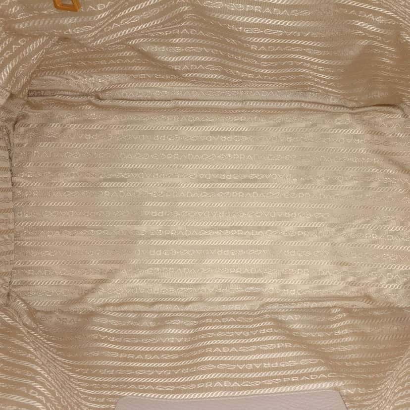 Prada Vitello Daino Open Convertible Tote Grey Leather Good condition - Model View