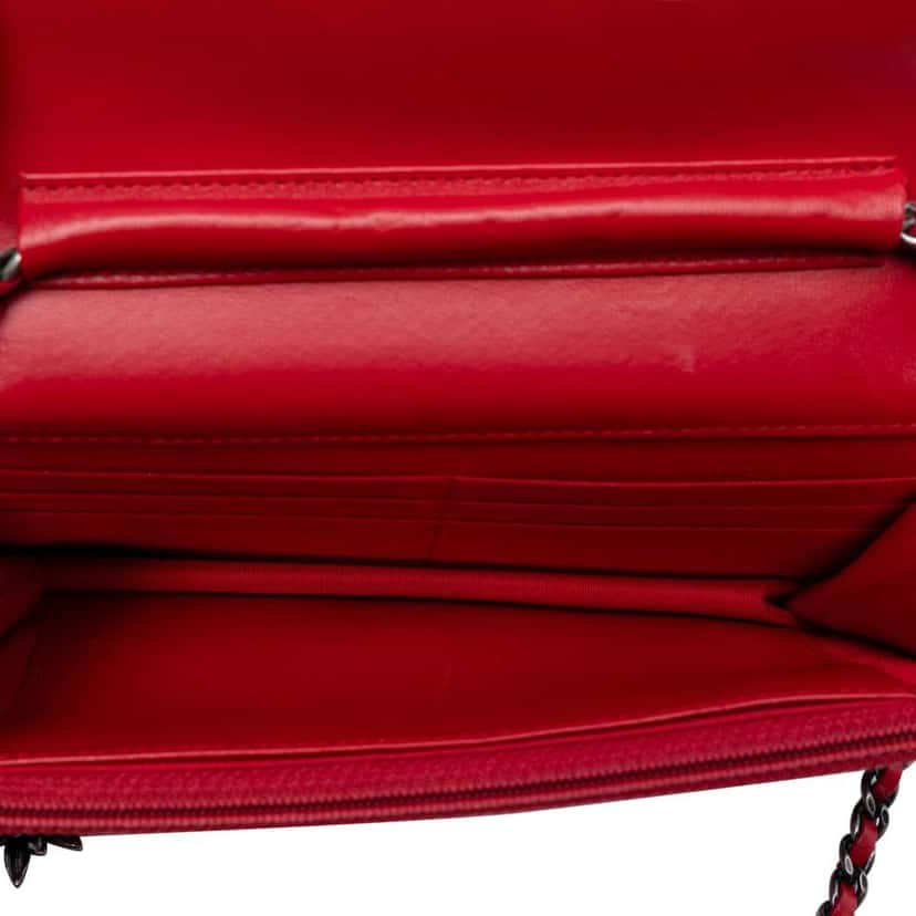 Chanel CC Quilted Tweed Wallet On Chain Red Tweed Very good condition - Model View