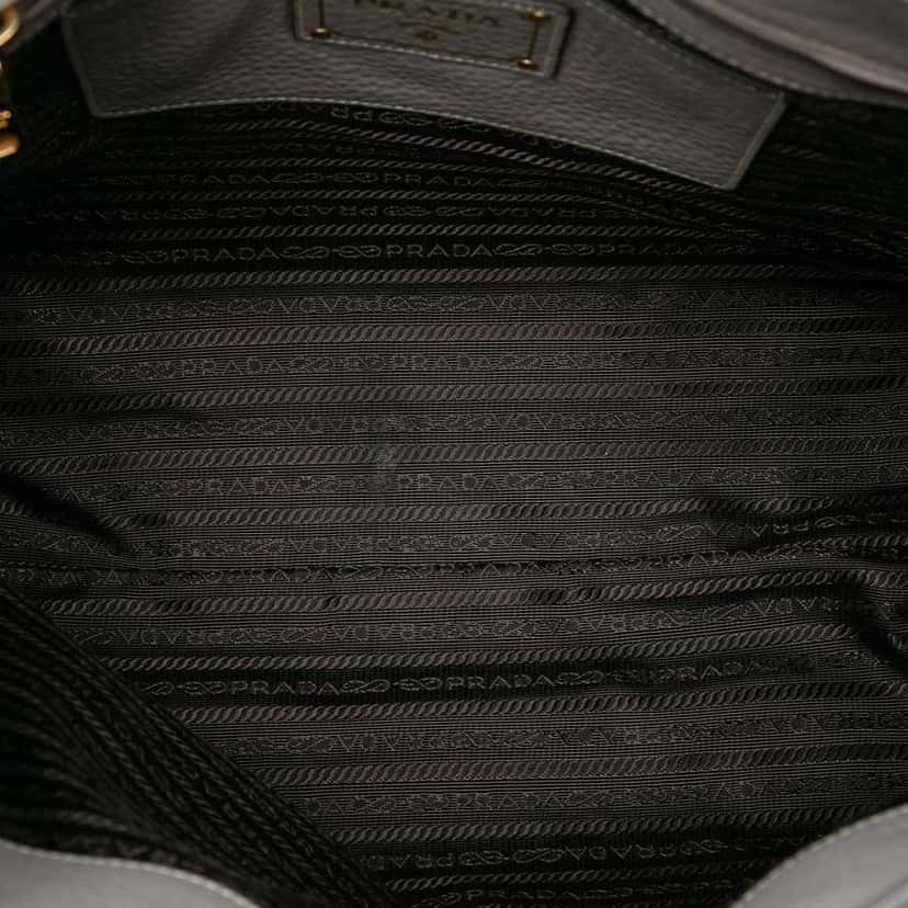 Prada Vitello Daino Open Convertible Tote Grey Leather Good condition - Model View