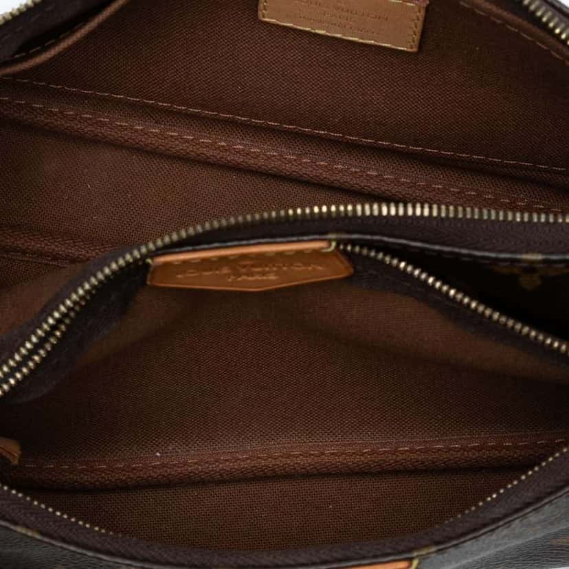 Louis Vuitton Monogram Multi Pochette Accessoires Brown Good condition - Model View