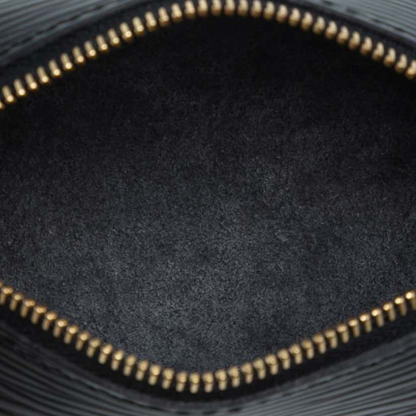 Louis Vuitton Epi Pochette Papillon Black Leather Good condition - Model View