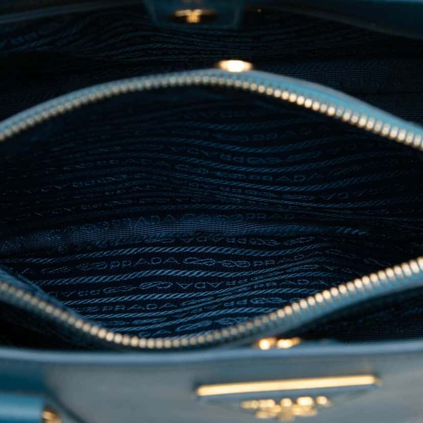 Prada Medium Saffiano Lux Galleria Satchel Blue Leather Good condition - Model View