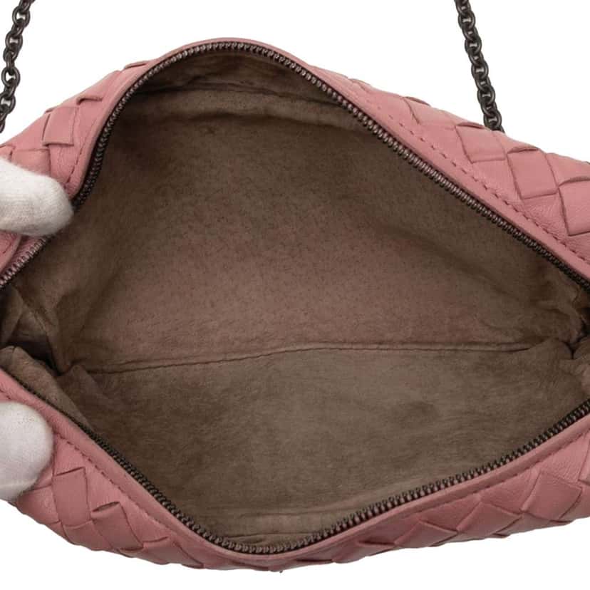 Bottega Veneta Mini Nappa Intrecciato Expandable Chain Crossbody Pink Leather Good condition - Model View