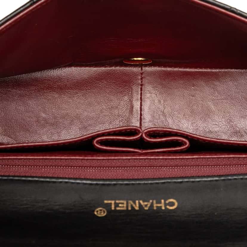 Chanel CC Quilted Lambskin Full Flap Black Leather Good condition - Model View