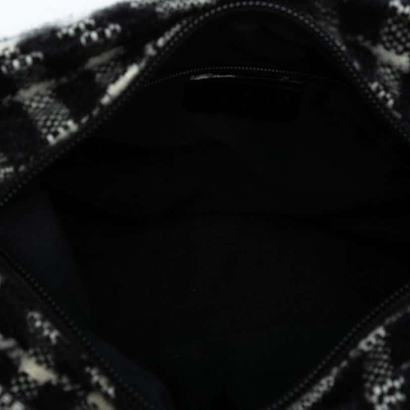 Burberry Vintage Check Wool Shoulder Bag Black Wool Very good condition - Model View