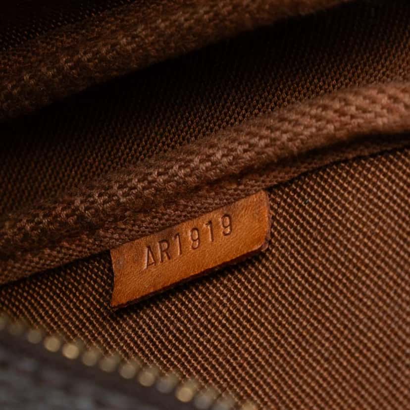 Louis Vuitton Monogram Pochette Accessoires Brown Good condition - Box View