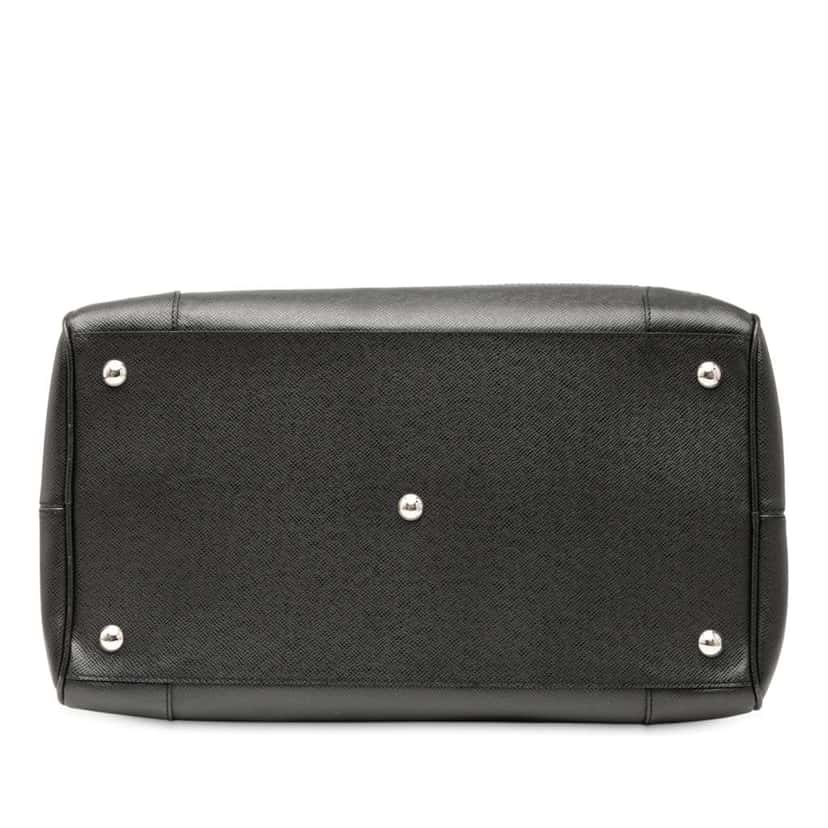 Louis Vuitton Taiga Stanislav Black Leather Good condition - Inside View