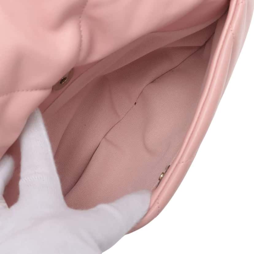 Chanel Large Lambskin 19 Flap Pink Leather Good condition - Model View