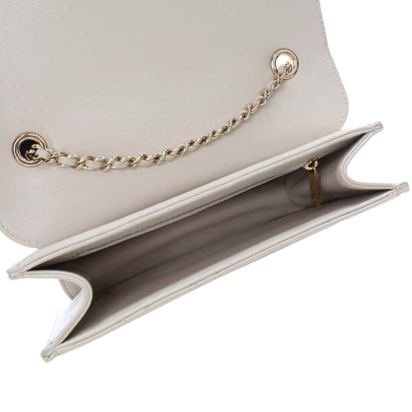 Chanel Mini Lambskin Beauty Lock Flap White Leather Good condition - Model View