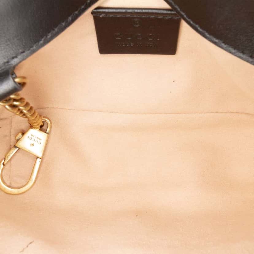 Gucci Mini GG Marmont Matelasse Leather Flap Crossbody Black Leather Good condition - Model View