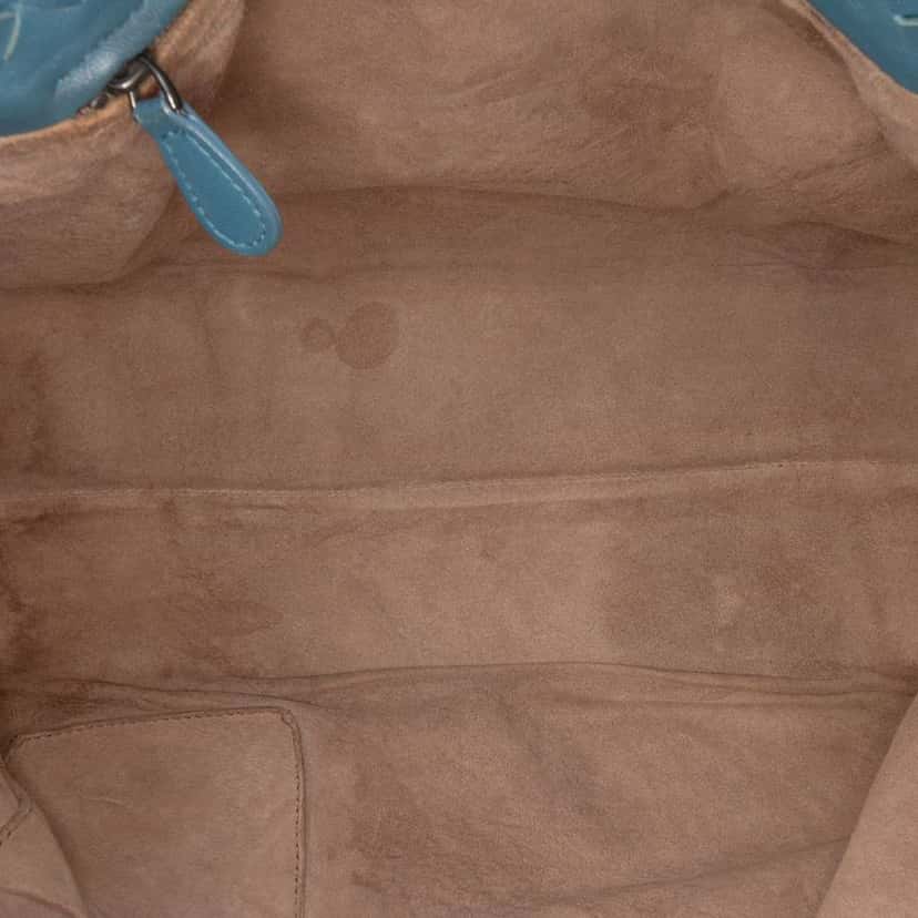 Bottega Veneta Medium Nappa Intrecciato Garda Tote Blue Leather Good condition - Model View
