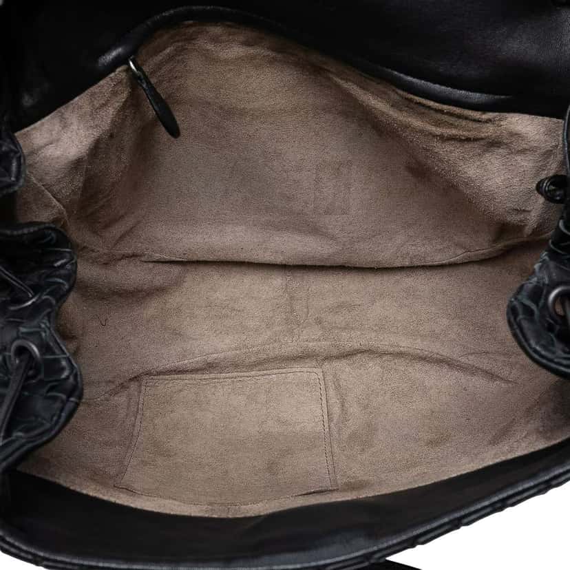Bottega Veneta Nappa Intrecciato Flap Crossbody Black Leather Good condition - Model View