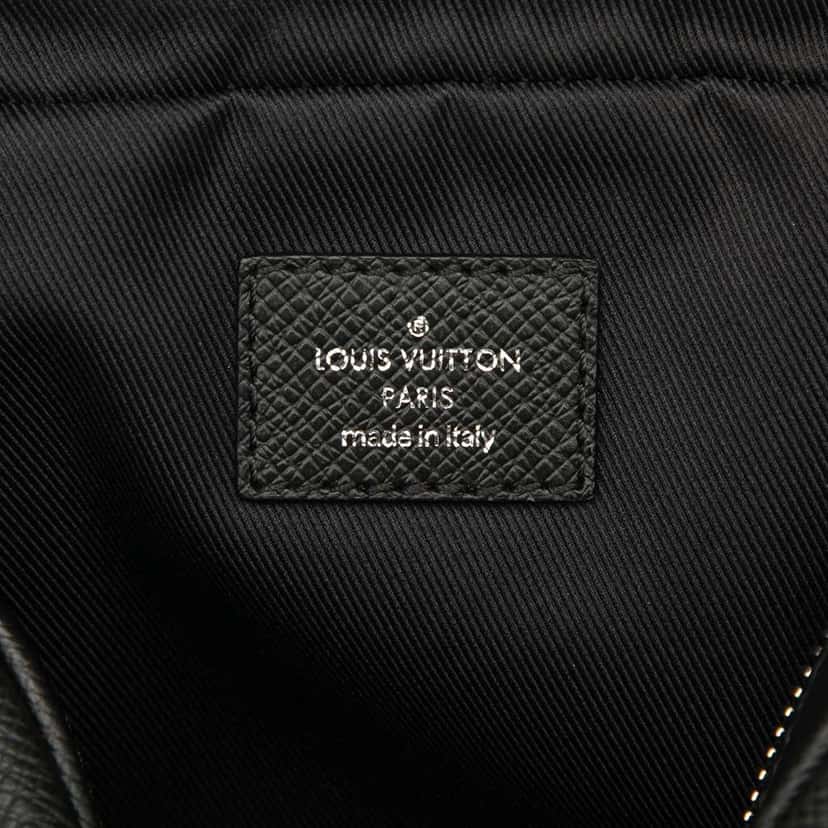 Louis Vuitton Monogram Taigarama Outdoor Bumbag Black Good condition - Box View