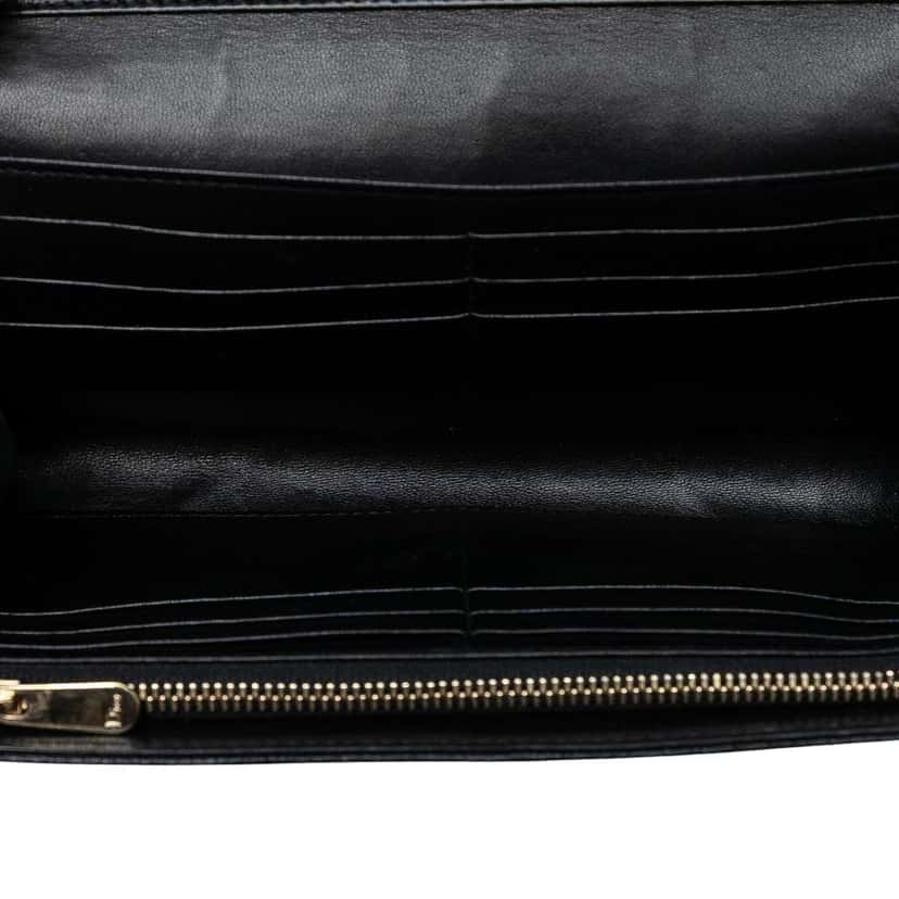 Dior Grained Calfskin Diorama Croisiere Wallet on Chain Black Leather Good condition - Model View
