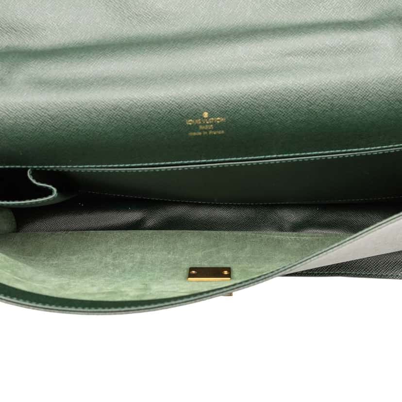 Louis Vuitton Taiga Porte Documents Angara Green Leather Good condition - Model View