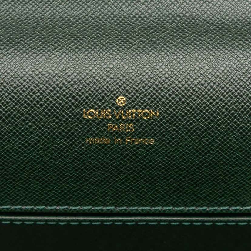 Louis Vuitton Taiga Porte Documents Angara Green Leather Good condition - Box View