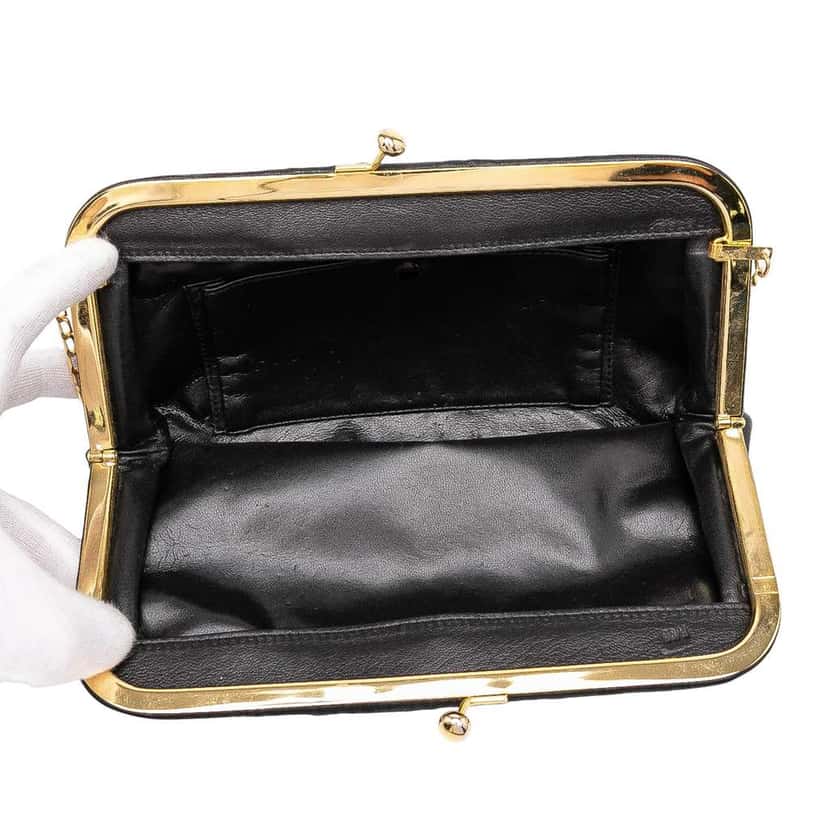 Celine Leather Triomphe Kiss Lock Crossbody Black Leather Good condition - Model View