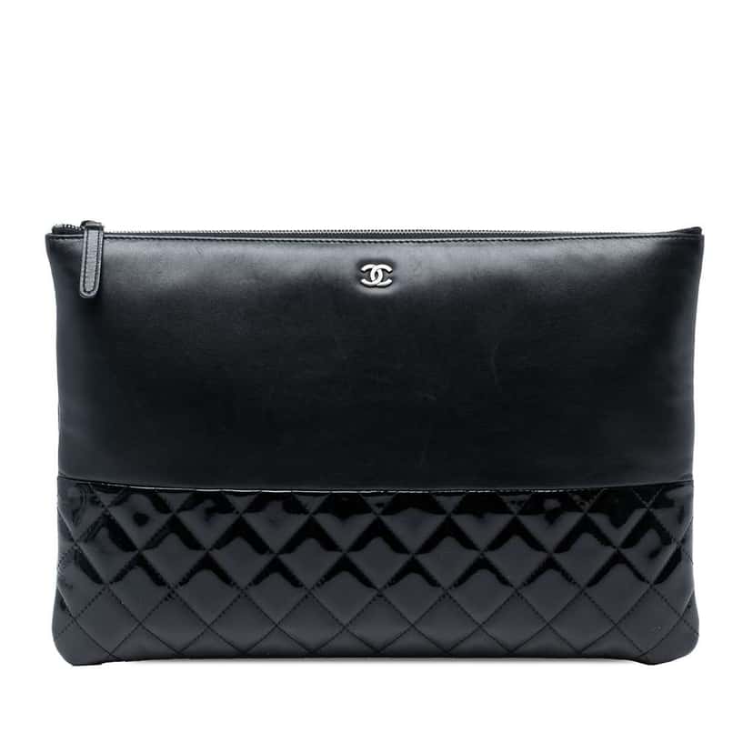 Chanel Large Lambskin and Quilted Patent O Case Clutch Black Leather Good condition - Front View