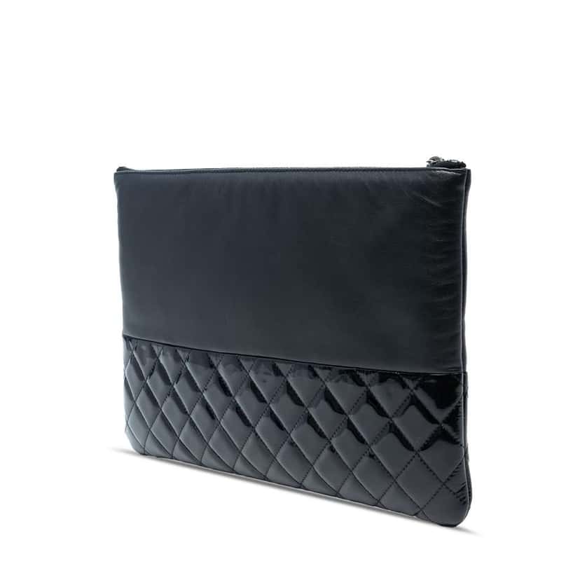 Chanel Large Lambskin and Quilted Patent O Case Clutch Black Leather Good condition - Back View