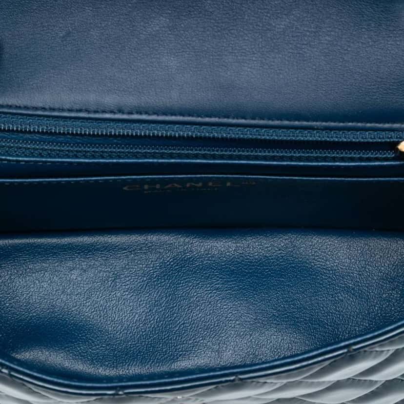 Chanel Mini Rectangular Classic Patent Single Flap Blue Leather Good condition - Model View
