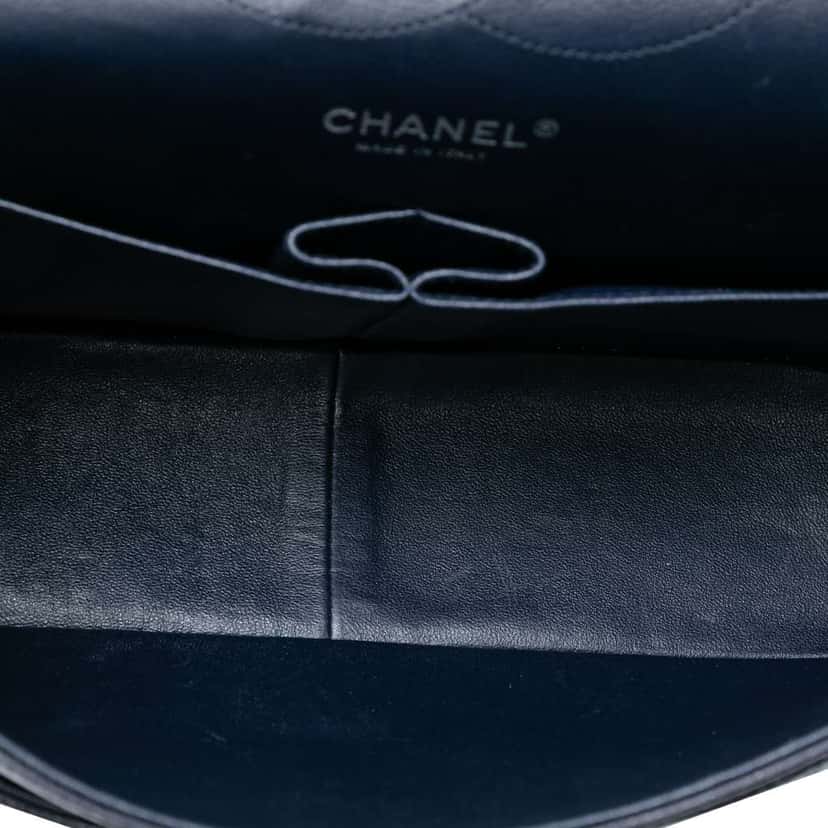Chanel Jumbo Classic Caviar Double Flap Blue Leather Good condition - Model View
