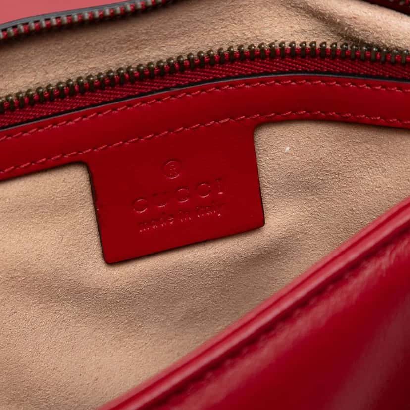 Gucci Medium GG Marmont Matelasse Leather Shoulder Bag Red Leather Good condition - Box View