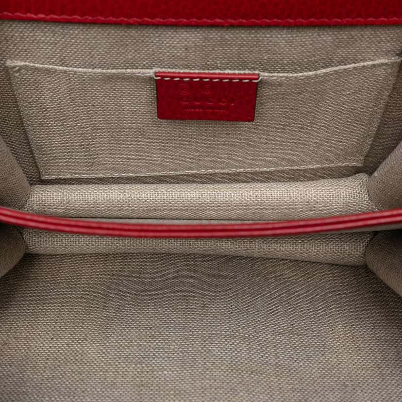 Gucci Small Dollar Calfskin Interlocking G Crossbody Red Leather Good condition - Model View