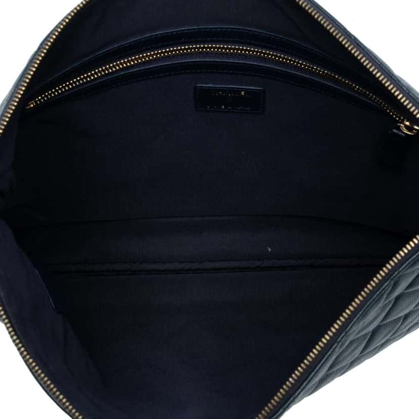 Chanel Large Quilted Caviar O Case Clutch Blue Leather Good condition - Model View