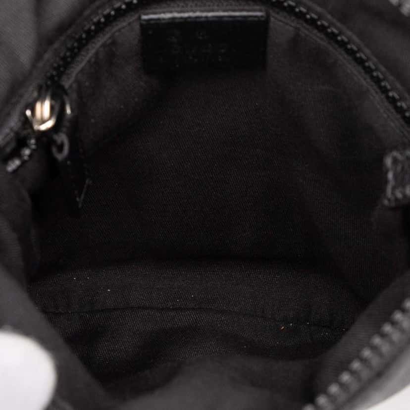 Gucci GG Nylon Web Crossbody Black Good condition - Model View