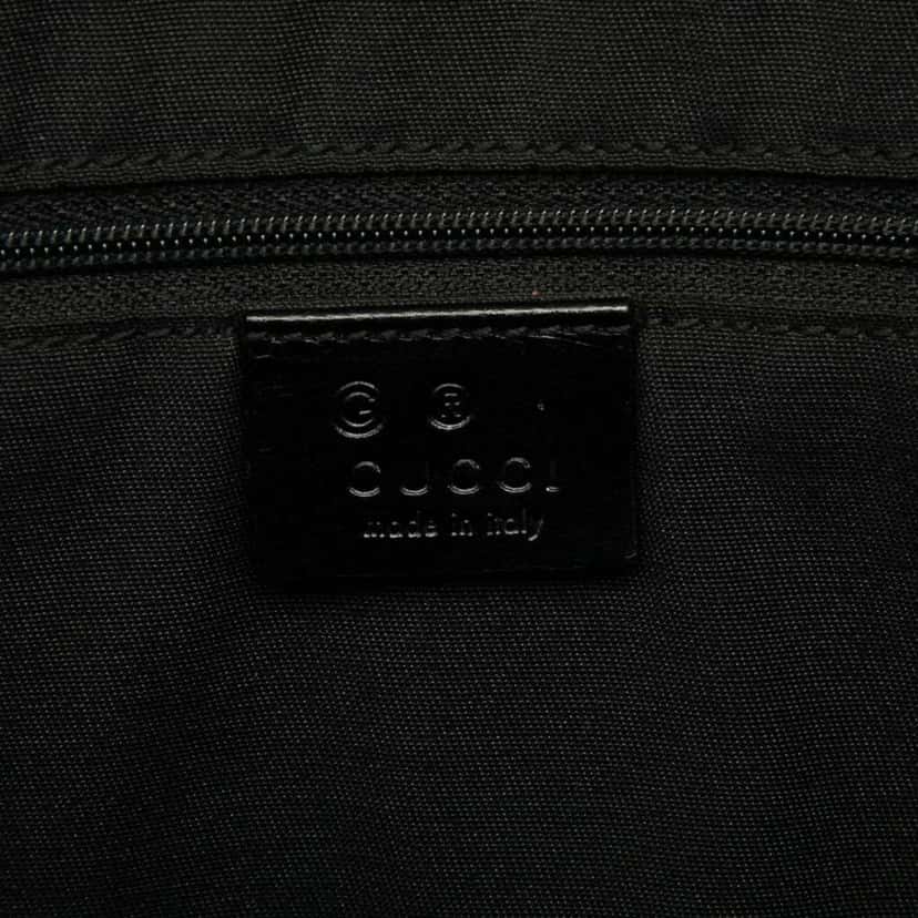 Gucci GG Canvas Tote Green Canvas Good condition - Model View