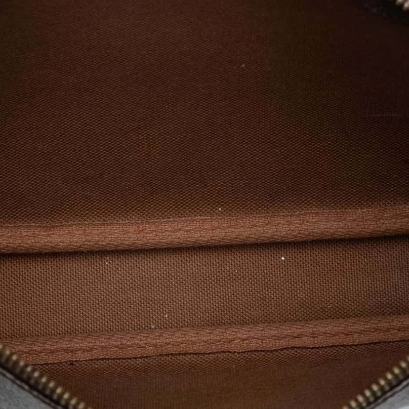 Louis Vuitton Monogram Pochette Accessoires Brown Good condition - Model View