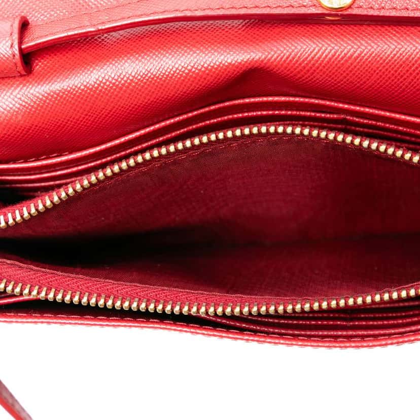 Prada Saffiano Wallet on Strap Red Leather Good condition - Model View