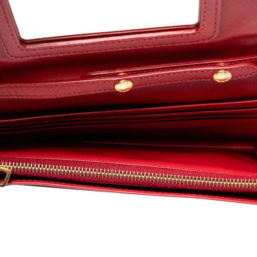 Prada Saffiano Wallet on Strap Red Leather Good condition - Box View