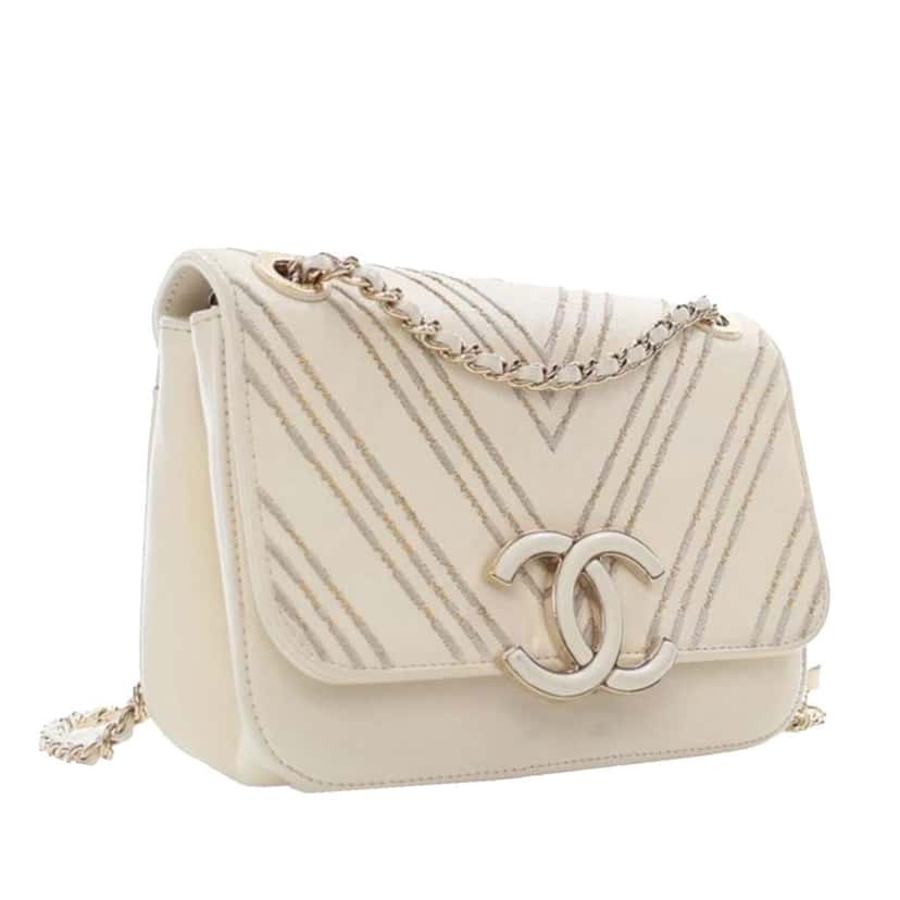 Chanel Small CC Chevron Sheepskin Subtle Flap White Leather Good condition - Back View