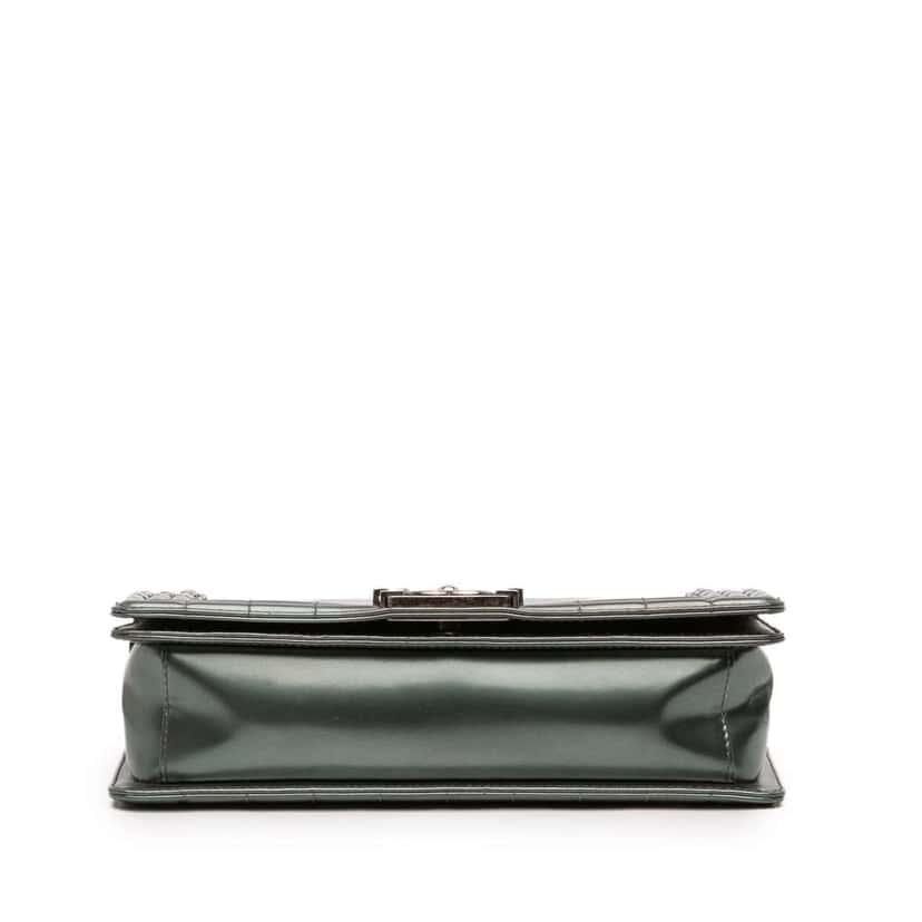 Chanel Old Medium Metallic Lambskin Boy Reverso Flap Green Leather Good condition - Inside View