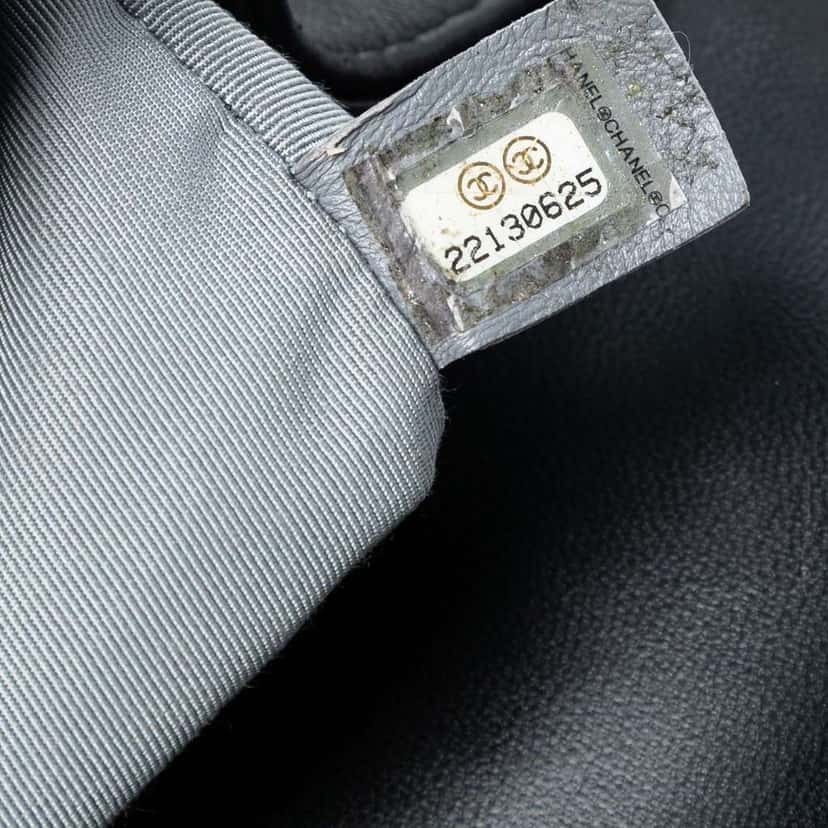 Chanel Old Medium Quilted Lambskin Boy Flap Black Leather Good condition - Box View