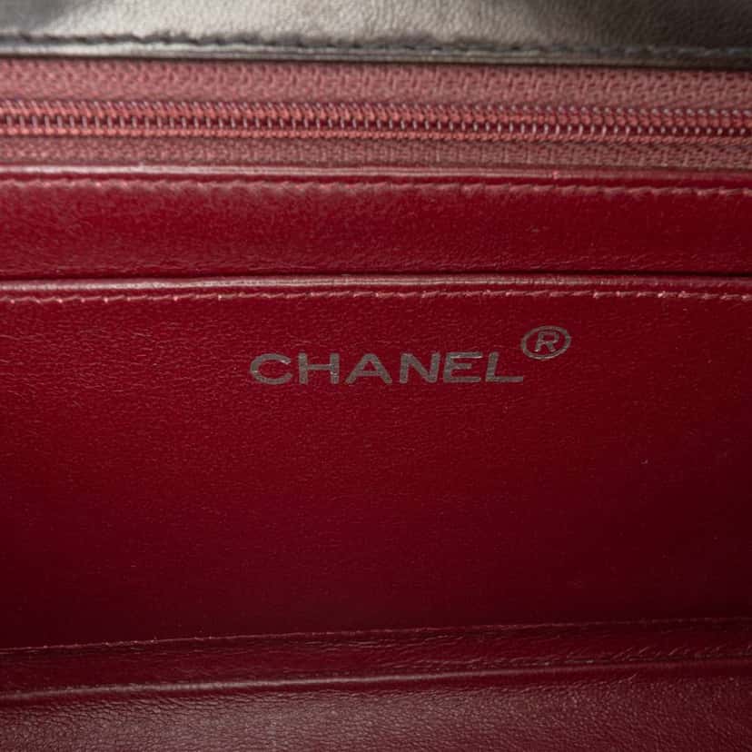 Chanel Medium Classic Microquilted Lambskin Single Flap Black Leather Good condition - Box View