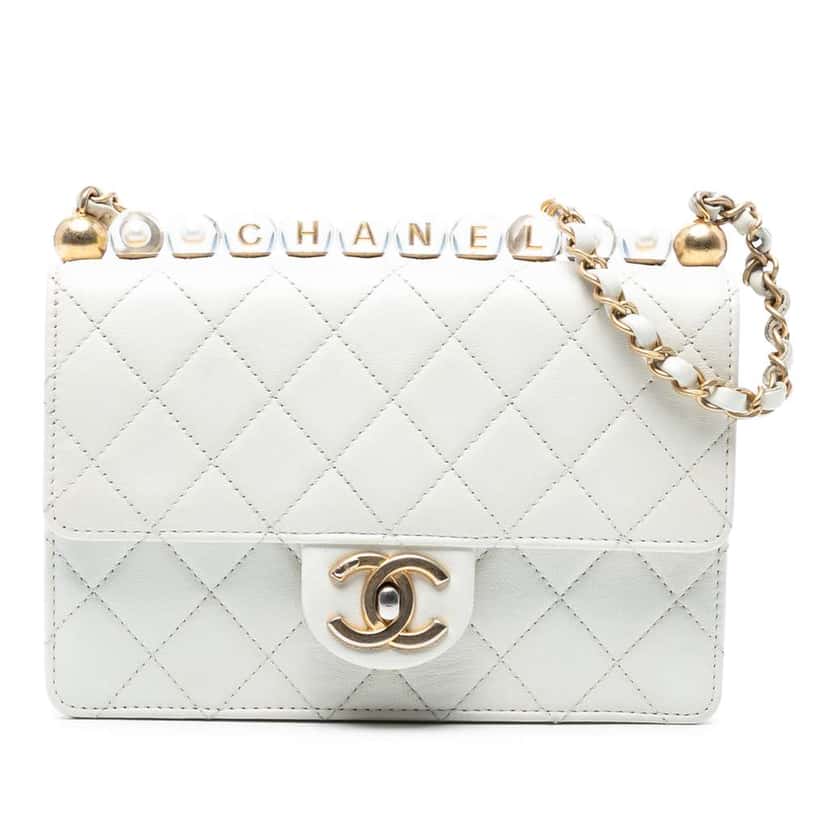 Chanel Medium Lambskin Chic Pearls Flap White Leather Good condition - Front View