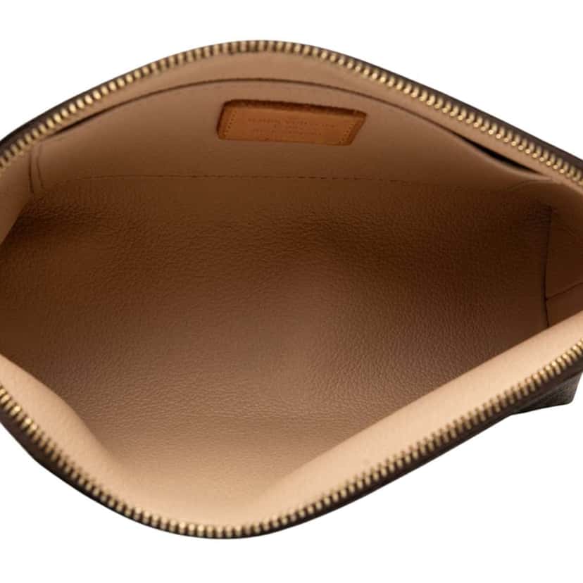 Louis Vuitton Monogram Cosmetic Pouch PM Brown Good condition - Model View