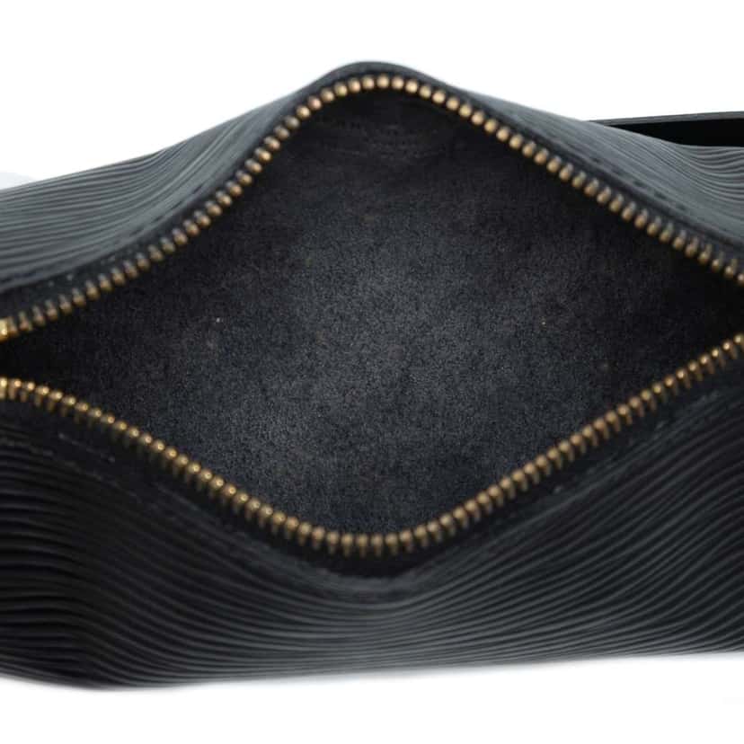 Louis Vuitton Epi Pochette Papillon Black Leather Good condition - Model View