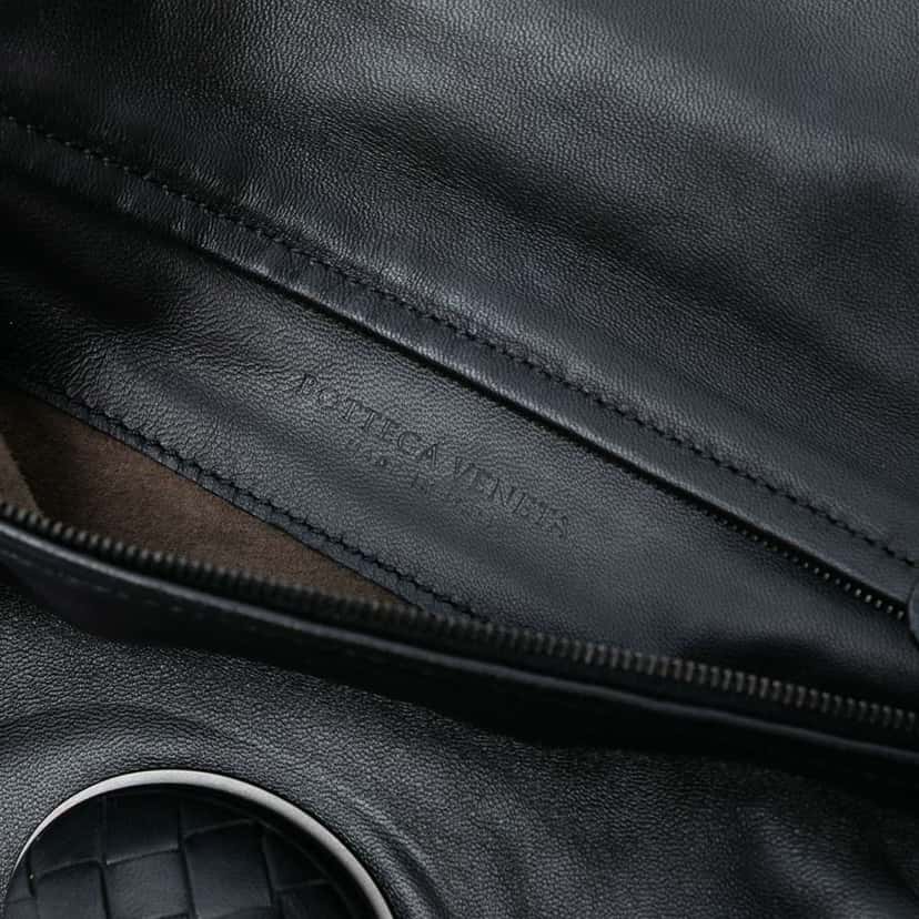 Bottega Veneta Nappa Intrecciato Turn Lock Clutch Black Leather Good condition - Box View