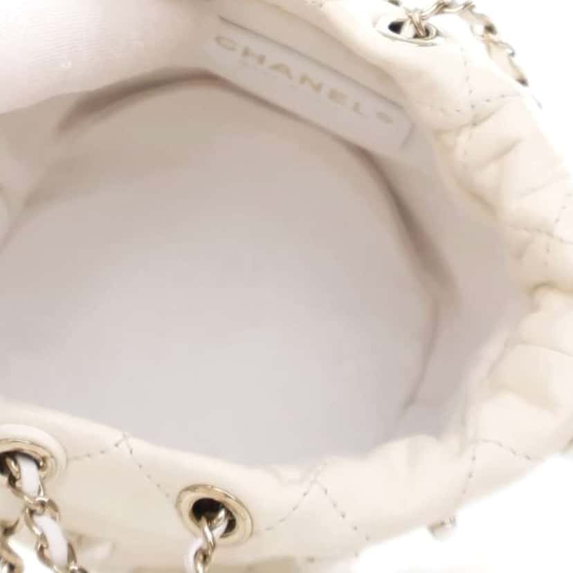Chanel Mini Quilted Lambskin About Pearls Drawstring Bucket Bag White Leather Good condition - Model View