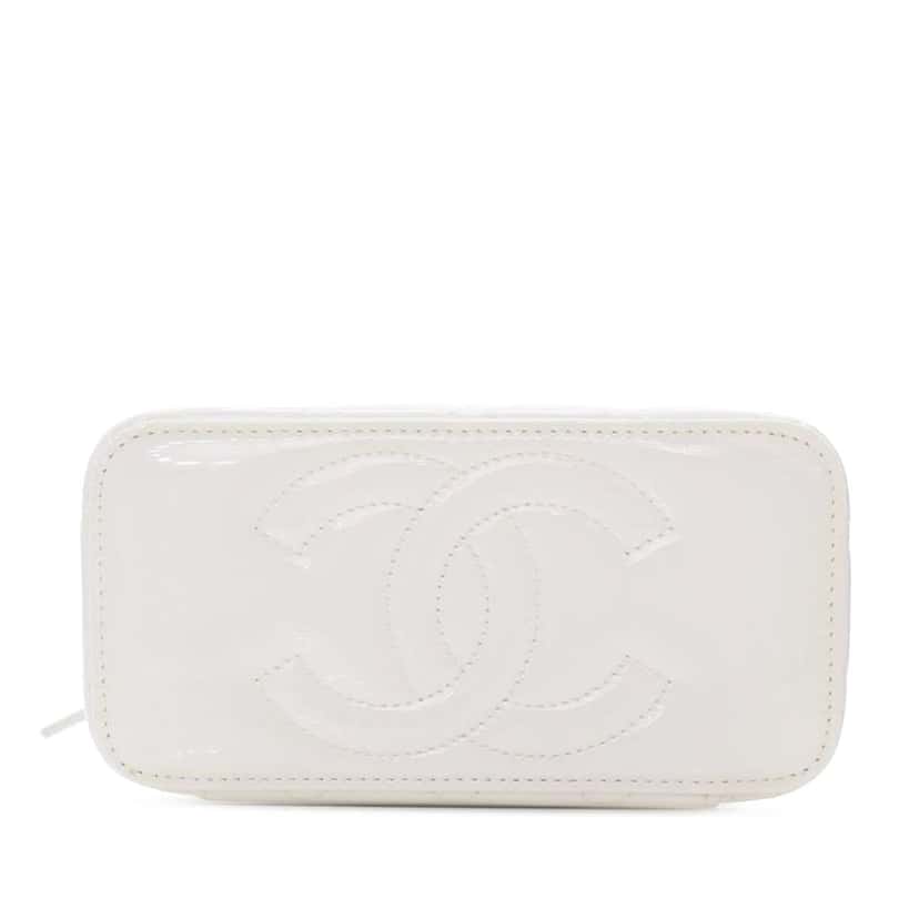 Chanel Small Quilted Patent Coco Heart Charms Vanity Case with Chain White Leather Very good condition - Inside View