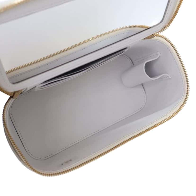 Chanel Small Quilted Patent Coco Heart Charms Vanity Case with Chain White Leather Very good condition - Model View