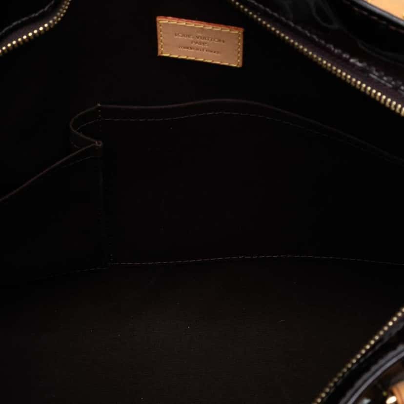 Louis Vuitton Monogram Vernis Brentwood Purple Leather Good condition - Model View