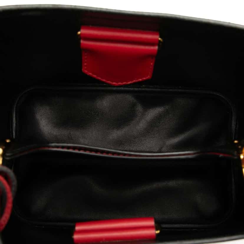Prada Medium Saffiano Cuir Panier Satchel Red Leather Good condition - Model View