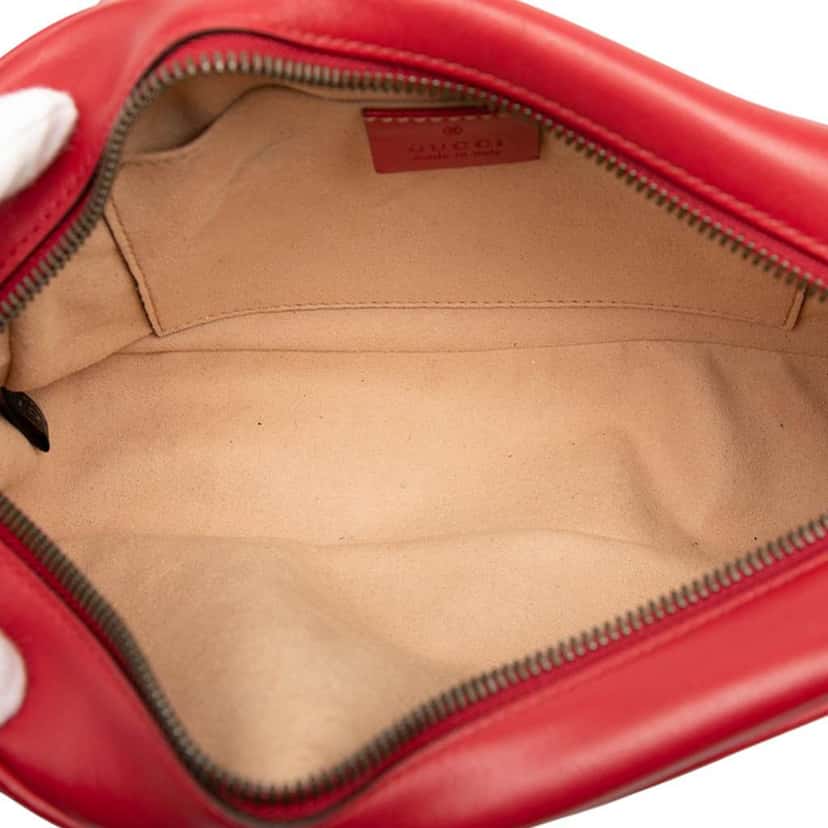 Gucci Small GG Marmont Matelasse Leather Crossbody Red Leather Good condition - Model View